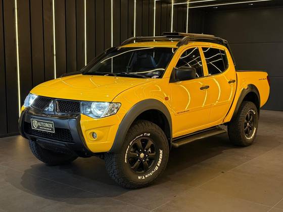MITSUBISHI L200 SAVANA 3.2 4X4 16V TURBO INTERCOOLER DIESEL 4P MANUAL MITSUBISHI L200 SAVANA 3.2 4X4 16V TURBO INTERCOOLER DIESEL 4P MANUAL